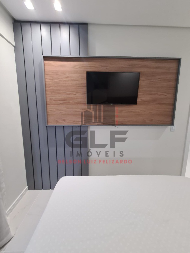 Apartamento Quadra Mar na cidade de Itapema/SC, no bairro Centro, com 2 Quartos, sendo 1 suíte e 1 Vagas de Garagem. Localização Privilegiada.