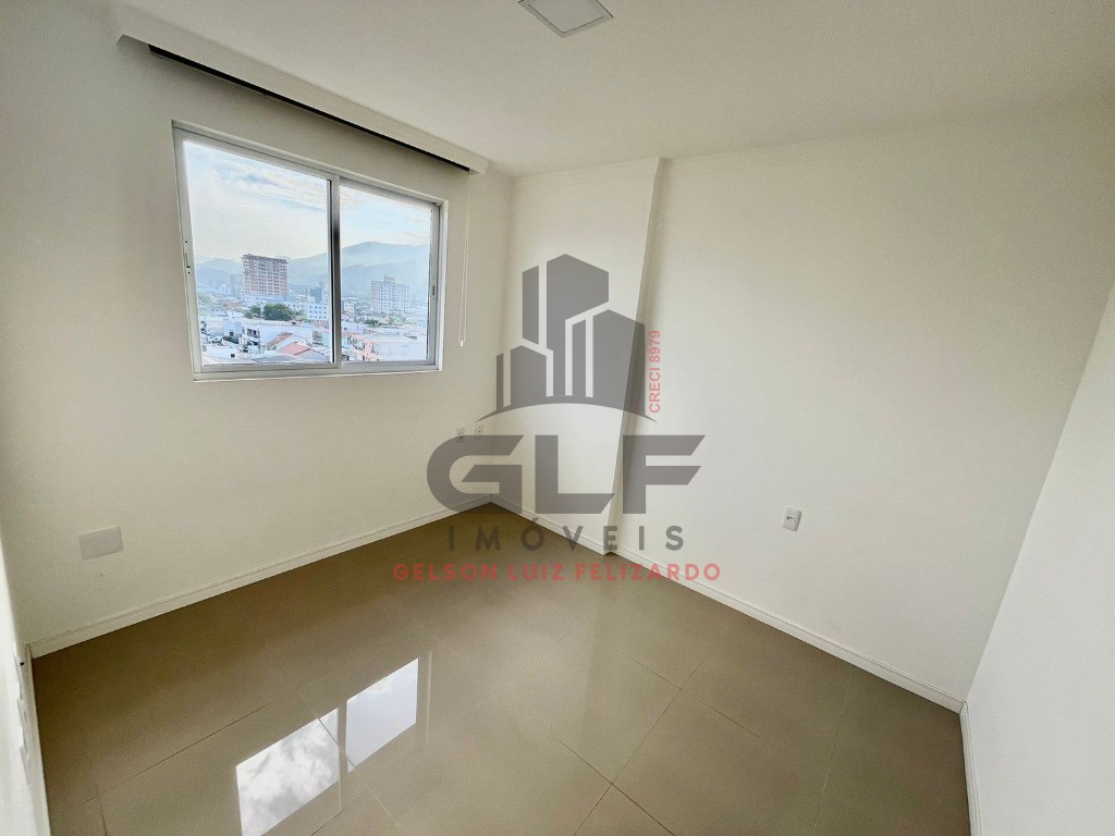 Apartamento Semimobiliado para morar na cidade de Itapema/SC no bairro Morretes, com 2 Quartos, sendo 1 Suíte e 1 Vaga de garagem. Bem localizado.