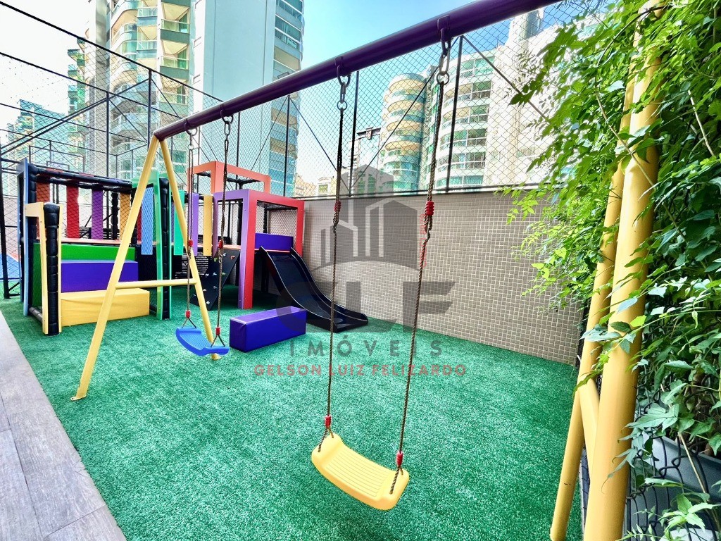 Apartamento de Alto Padrão na cidade de Itapema/SC, no bairro Meia Praia, com 4 Suítes e 3 Vagas de Garagem. Localização Privilegiada.