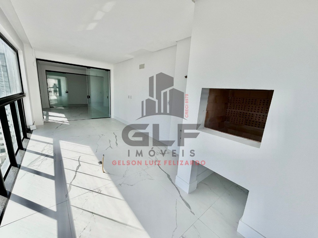 Apartamento de Alto Padrão na cidade de Itapema/SC, no bairro Meia Praia, com 4 Suítes e 3 Vagas de Garagem. Localização Privilegiada.