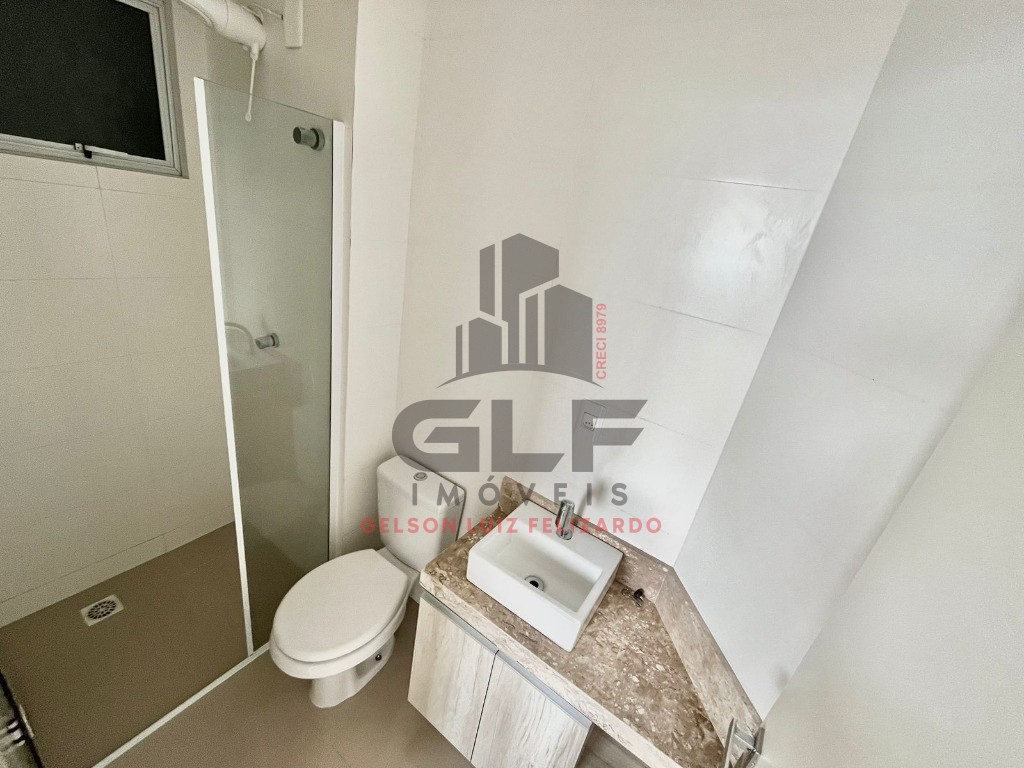 Apartamento Semimobiliado para morar na cidade de Itapema/SC no bairro Morretes, com 2 Quartos, sendo 1 Suíte e 1 Vaga de garagem. Bem localizado.