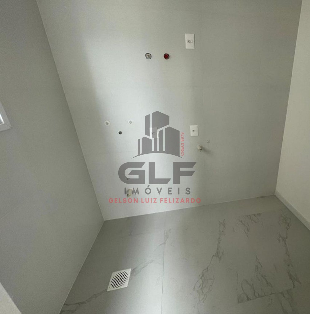 Apartamento de Alto Padrão na cidade de Itapema/SC, no bairro Centro, com 3 Suítes e 2 Vagas de Garagem. Localização Privilegiada.