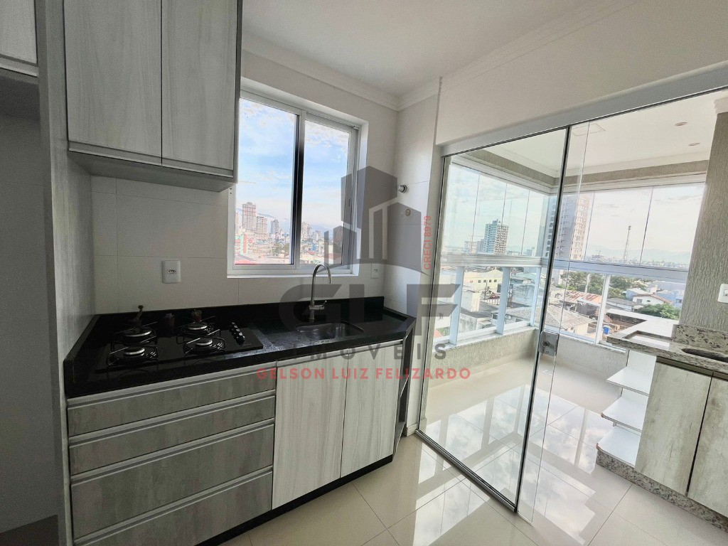 Apartamento Semimobiliado para morar na cidade de Itapema/SC no bairro Morretes, com 2 Quartos, sendo 1 Suíte e 1 Vaga de garagem. Bem localizado.