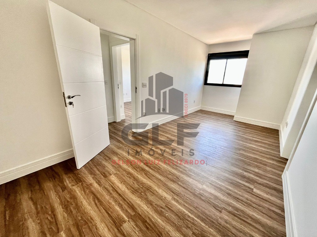 Apartamento de Alto Padrão na cidade de Itapema/SC, no bairro Meia Praia, com 4 Suítes e 3 Vagas de Garagem. Localização Privilegiada.