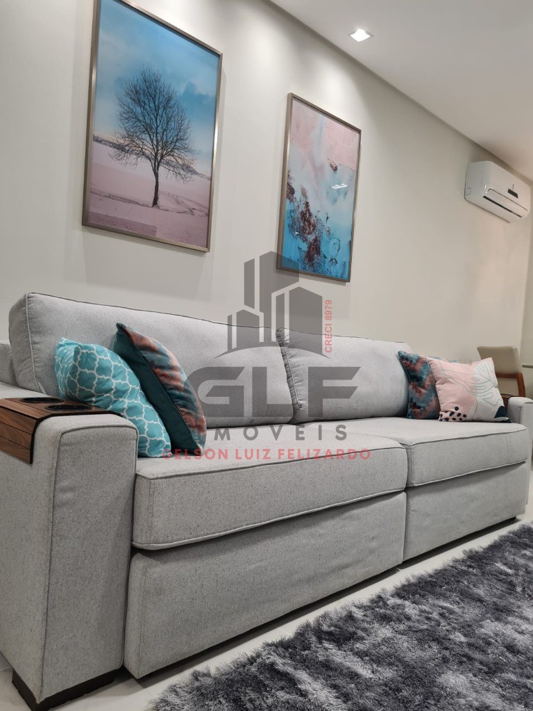 Apartamento Quadra Mar na cidade de Itapema/SC, no bairro Centro, com 2 Quartos, sendo 1 suíte e 1 Vagas de Garagem. Localização Privilegiada.