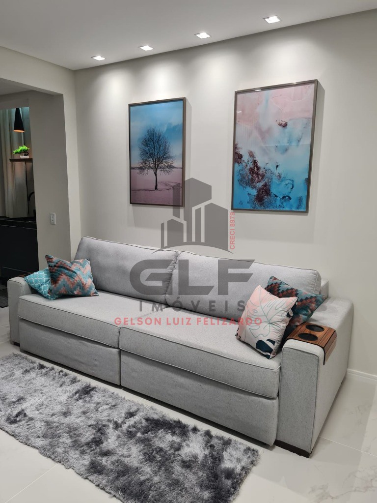 Apartamento Quadra Mar na cidade de Itapema/SC, no bairro Centro, com 2 Quartos, sendo 1 suíte e 1 Vagas de Garagem. Localização Privilegiada.