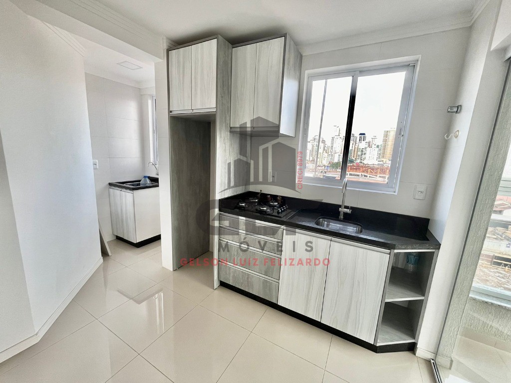 Apartamento Semimobiliado para morar na cidade de Itapema/SC no bairro Morretes, com 2 Quartos, sendo 1 Suíte e 1 Vaga de garagem. Bem localizado.