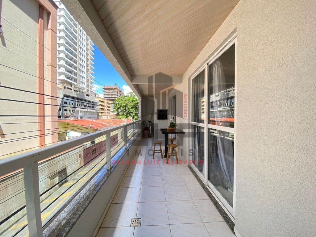 Apartamento Mobiliado na cidade de Itapema/SC no bairro Meia Praia, 3 dormitórios e 1 Vaga de garagem. Bem localizado. Investir