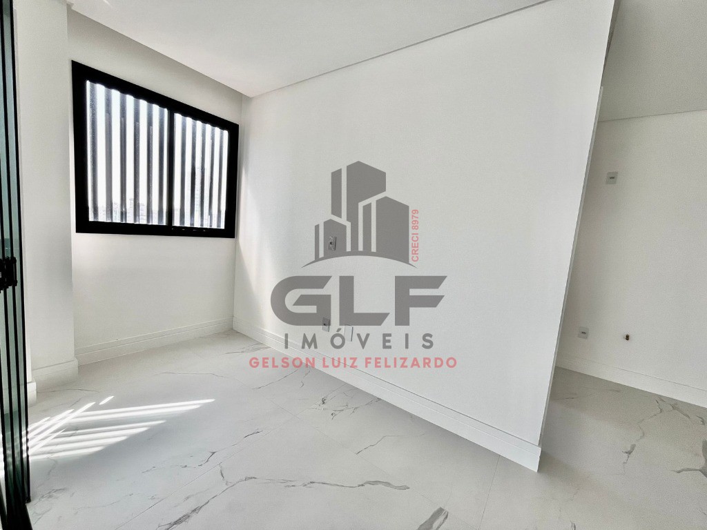 Apartamento de Alto Padrão na cidade de Itapema/SC, no bairro Meia Praia, com 4 Suítes e 3 Vagas de Garagem. Localização Privilegiada.