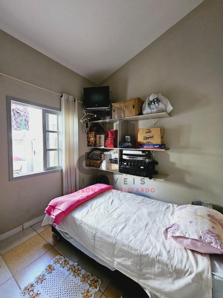 Casa Mobiliada na cidade de Itapema/SC, Bairro Várzea em Condomínio Fechado, Com 3 Quartos, sendo 1 suíte e 2 vagas de garagem. Boa Localização.