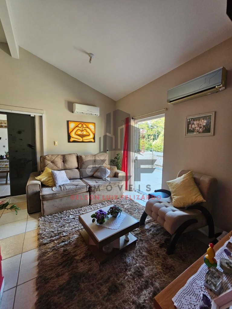 Casa mobiliada na cidade de itapema/sc, bairro várzea em con