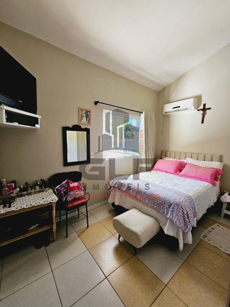 Casa Mobiliada na cidade de Itapema/SC, Bairro Várzea em Condomínio Fechado, Com 3 Quartos, sendo 1 suíte e 2 vagas de garagem. Boa Localização.