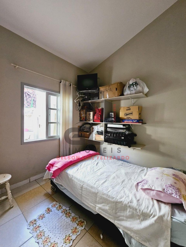 Casa Mobiliada na cidade de Itapema/SC, Bairro Várzea em Condomínio Fechado, Com 3 Quartos, sendo 1 suíte e 2 vagas de garagem. Boa Localização.