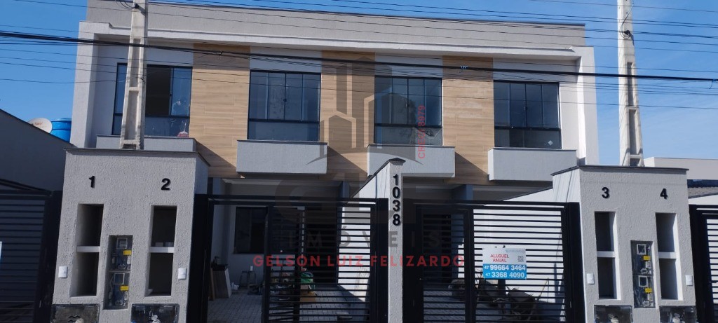 Casa Sobrado a venda na cidade de Itapema/SC no bairro Morretes, com 2 Suítes e 2 Vagas de Garagem. Bem Localizado