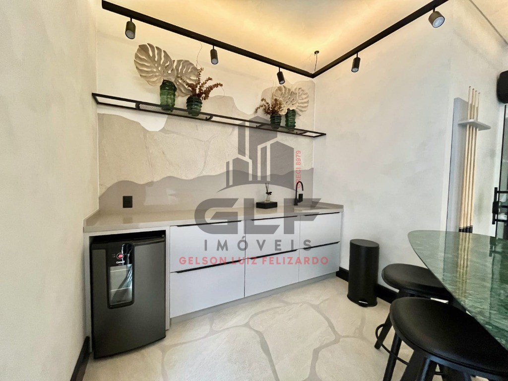 Apartamento de Luxo na cidade de Itapema/SC, no bairro Meia Praia, com 3 Suítes e 2 Vagas de Garagem. Localização Privilegiada.