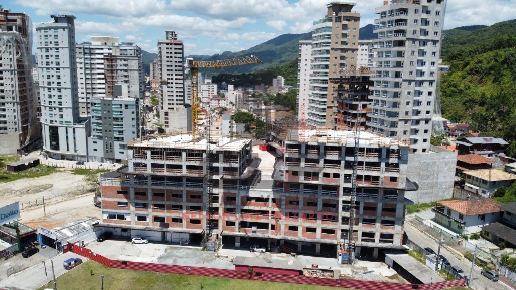 Apartamento Lançamento na cidade de Itapema/SC na Meia Praia, com 2 dormitórios e 1 Vaga de garagem, com Lazer Completo. Bem localizado. Investir