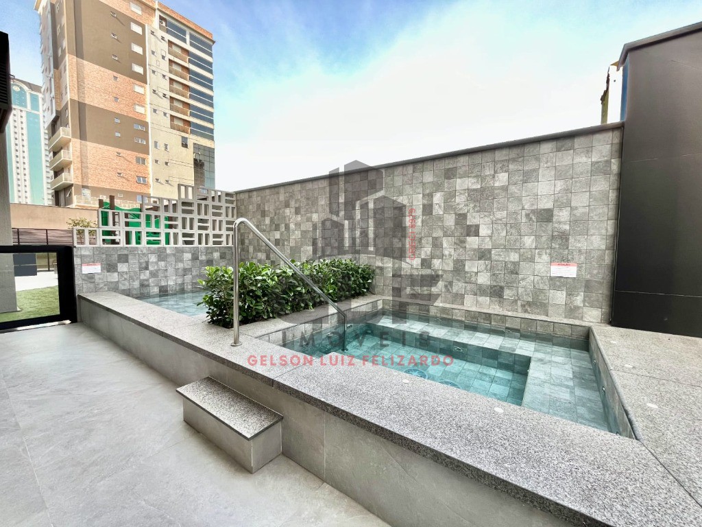 Apartamento de Luxo na cidade de Itapema/SC, no bairro Meia Praia, com 3 Suítes e 2 Vagas de Garagem. Localização Privilegiada.