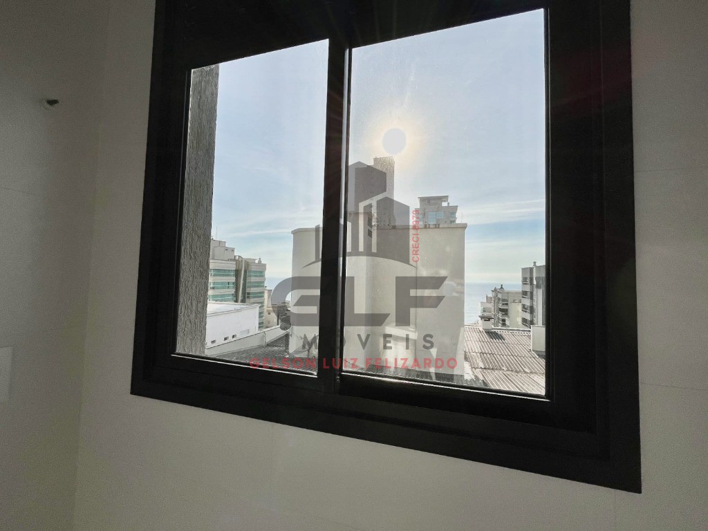 Apartamento de Luxo na cidade de Itapema/SC, no bairro Meia Praia, com 3 Suítes e 2 Vagas de Garagem. Localização Privilegiada.