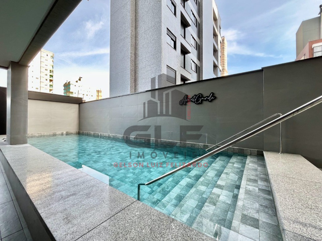 Apartamento de Luxo na cidade de Itapema/SC, no bairro Meia Praia, com 3 Suítes e 2 Vagas de Garagem. Localização Privilegiada.