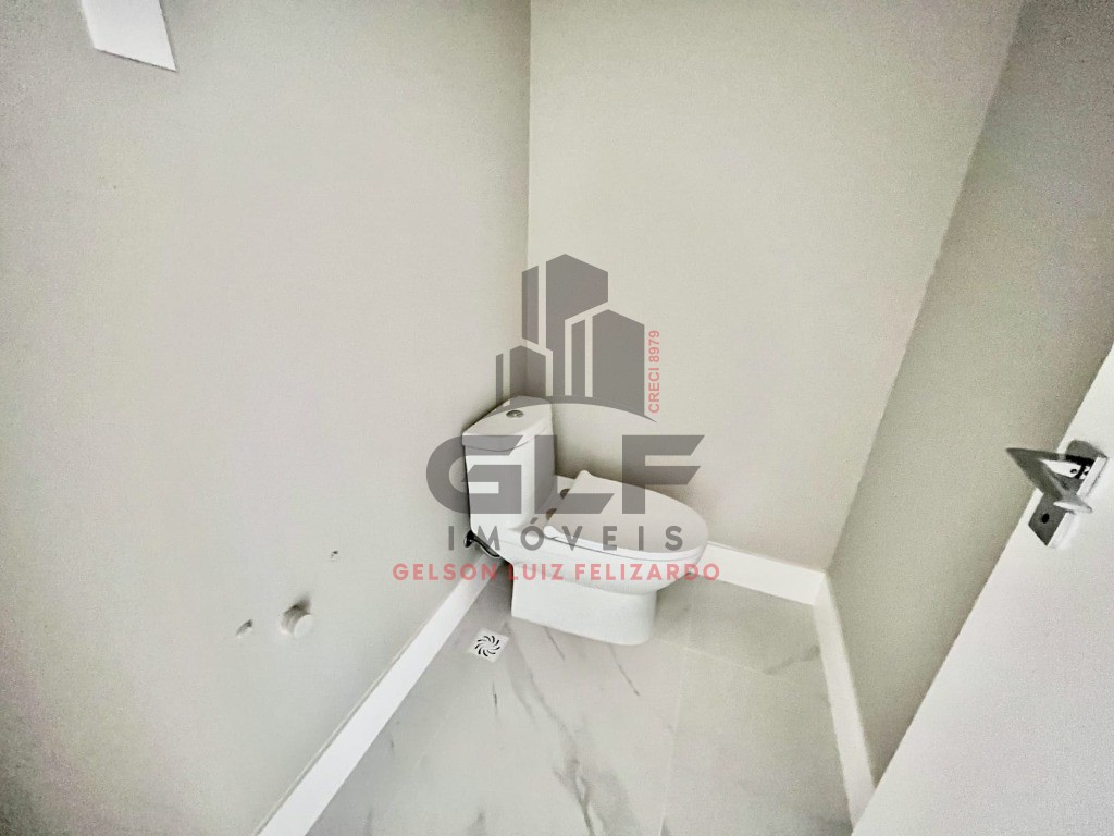 Apartamento de Luxo na cidade de Itapema/SC, no bairro Meia Praia, com 3 Suítes e 2 Vagas de Garagem. Localização Privilegiada.