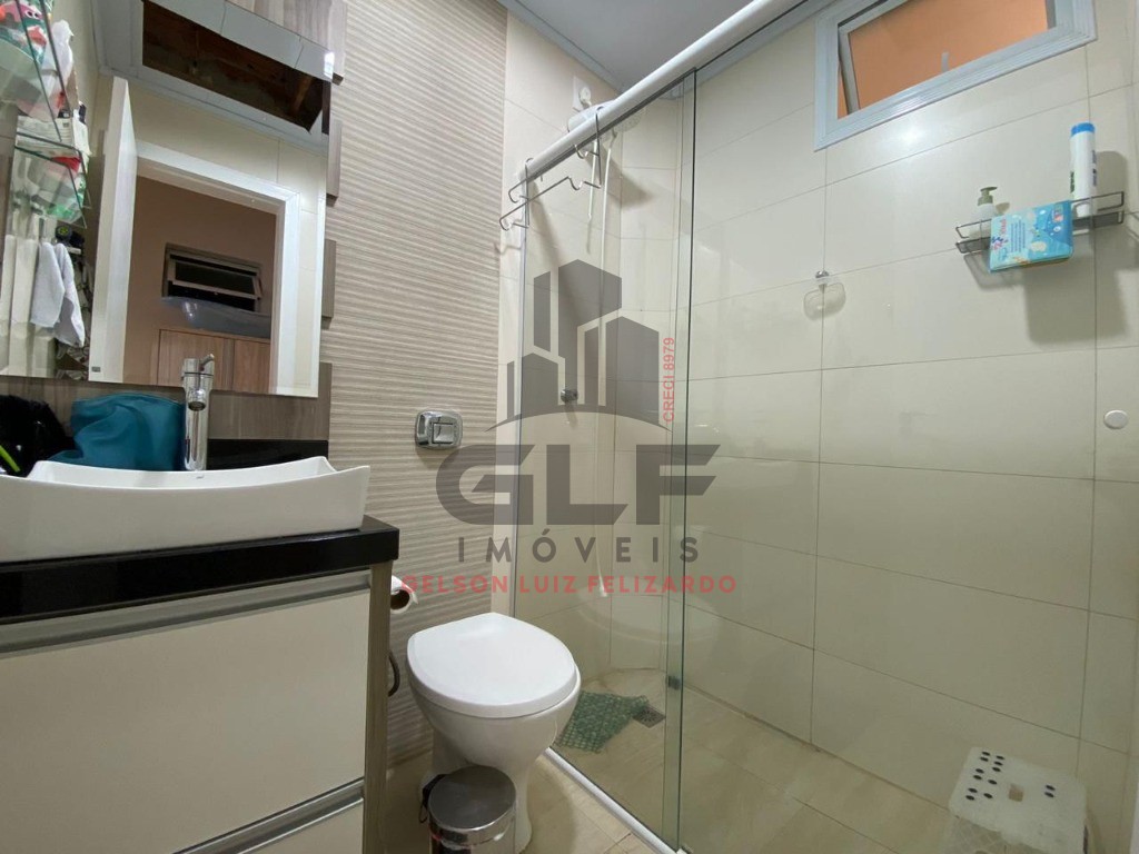 Casa Mobiliada em Itapema/SC, no bairro Meia Praia. Com 3 Dormitórios e 100m². Bem localizada a 300m do mar