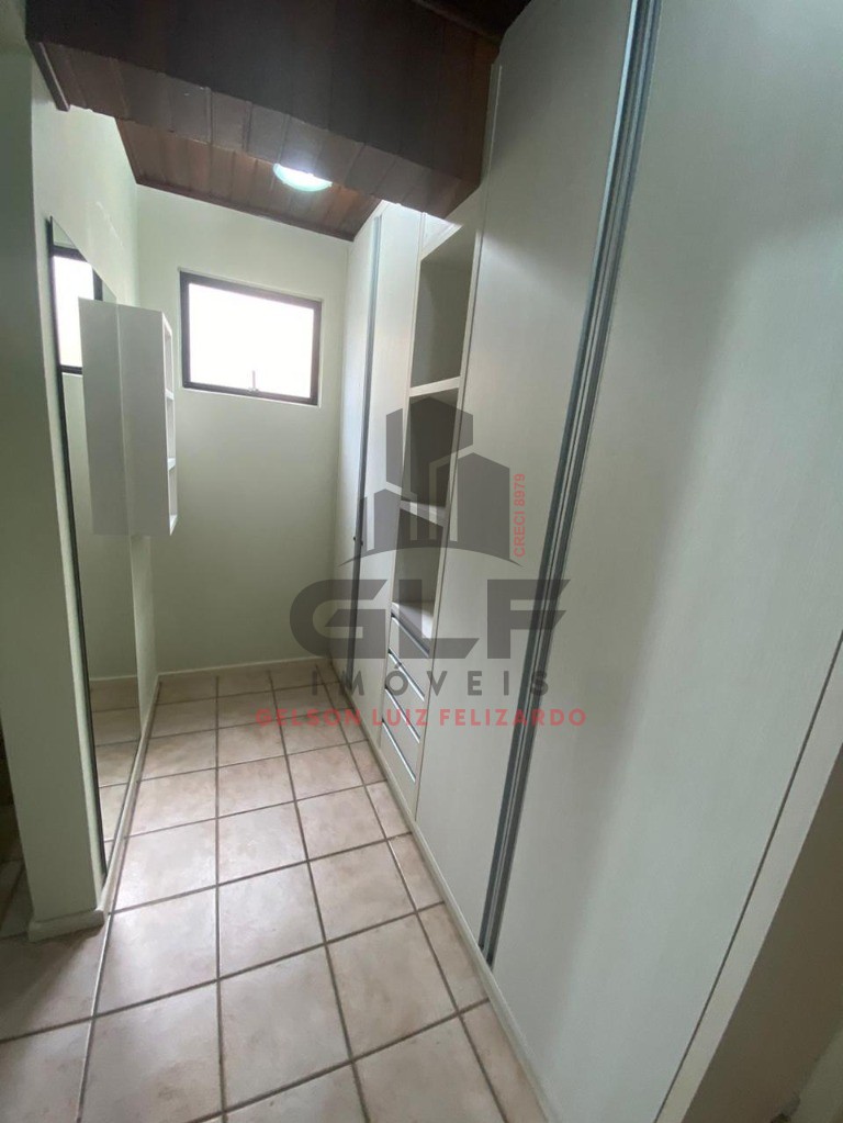 Apartamento Pronto e Mobiliado na cidade de Itapema/SC no bairro Meia Praia, 3 dormitórios/ 1 suíte e 1 Vaga de garagem, 238m². Bem localizado.