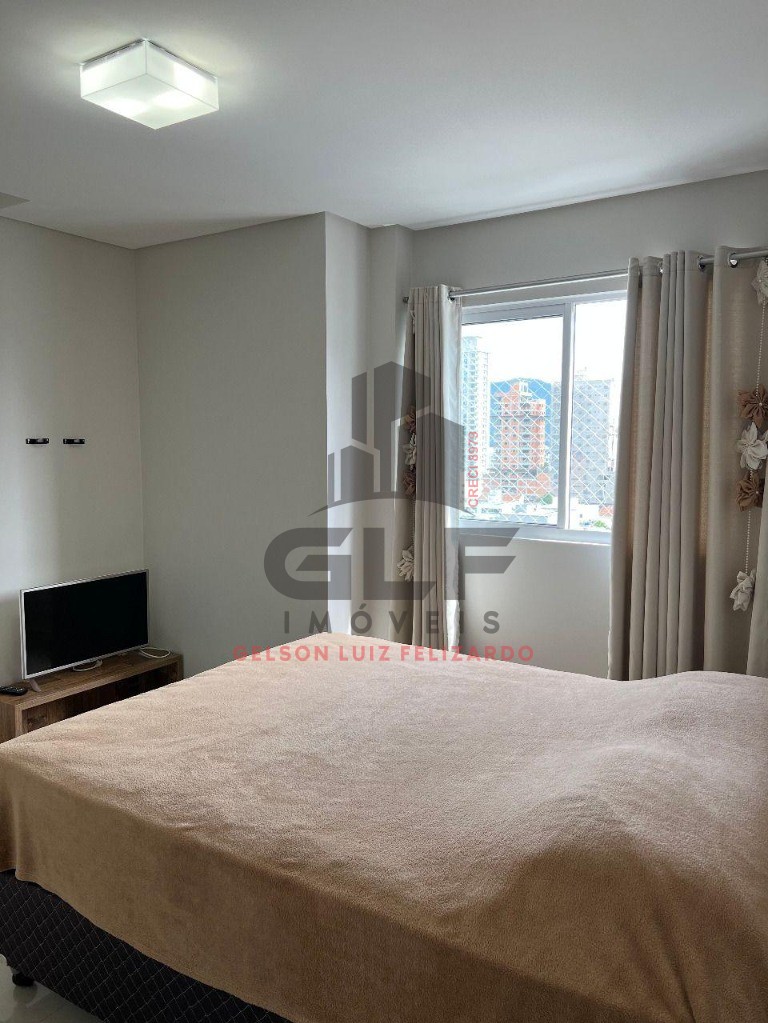 Cobertura Duplex Semimobiliada na cidade de Itapema/SC no bairro Castelo Branco, com 4 Suítes e 2 Vagas de garagem, com Lazer Completo. Bem localiza