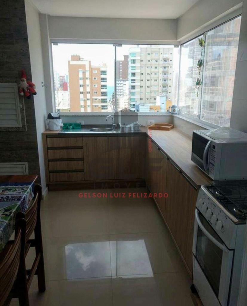 Cobertura Duplex Semimobiliada na cidade de Itapema/SC no bairro Castelo Branco, com 4 Suítes e 2 Vagas de garagem, com Lazer Completo. Bem localiza