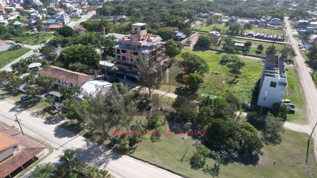 Terreno a venda na cidade de Bombinhas/SC no bairro Mariscal, com metragem de 1460m², 300m do mar. Oportunidade de Investimento