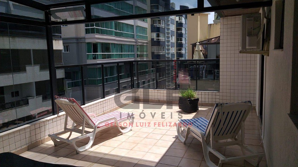 Apartamento Pronto e Mobiliado na cidade de Itapema/SC no bairro Meia Praia, 3 dormitórios/ 1 suíte e 1 Vaga de garagem, 238m². Bem localizado.