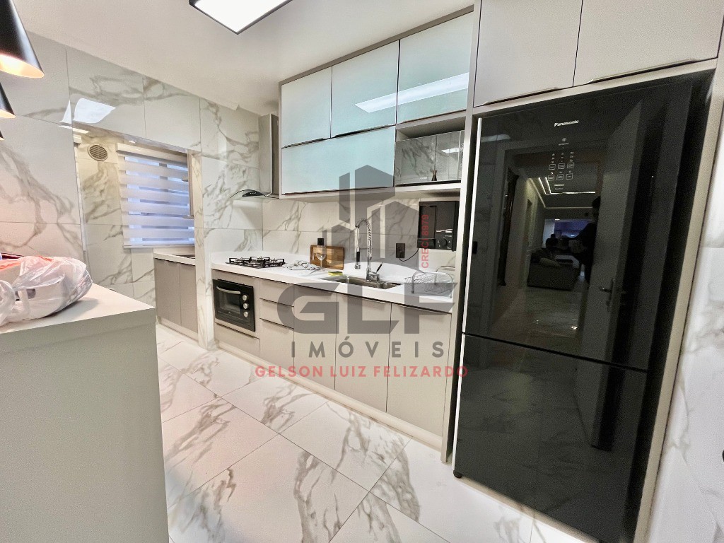 Apartamento Mobiliado na cidade de Itapema/SC no bairro Meia Praia, 3 dormitórios e 1 Vaga de garagem. Bem localizado. Investir