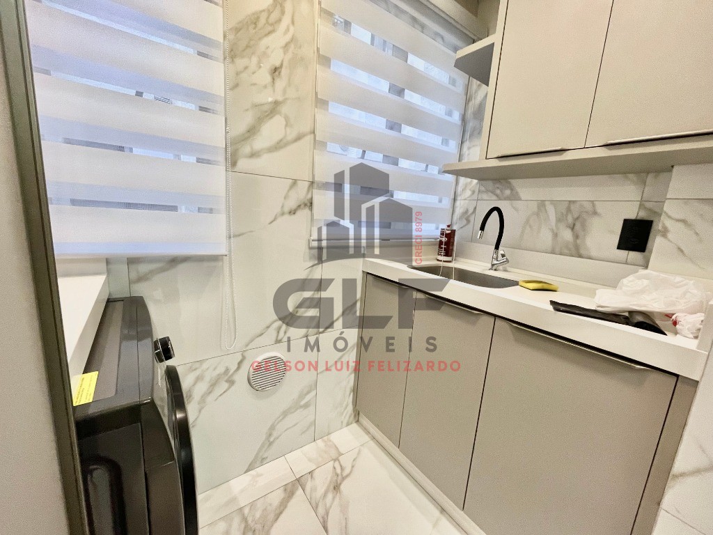 Apartamento Mobiliado na cidade de Itapema/SC no bairro Meia Praia, 3 dormitórios e 1 Vaga de garagem. Bem localizado. Investir