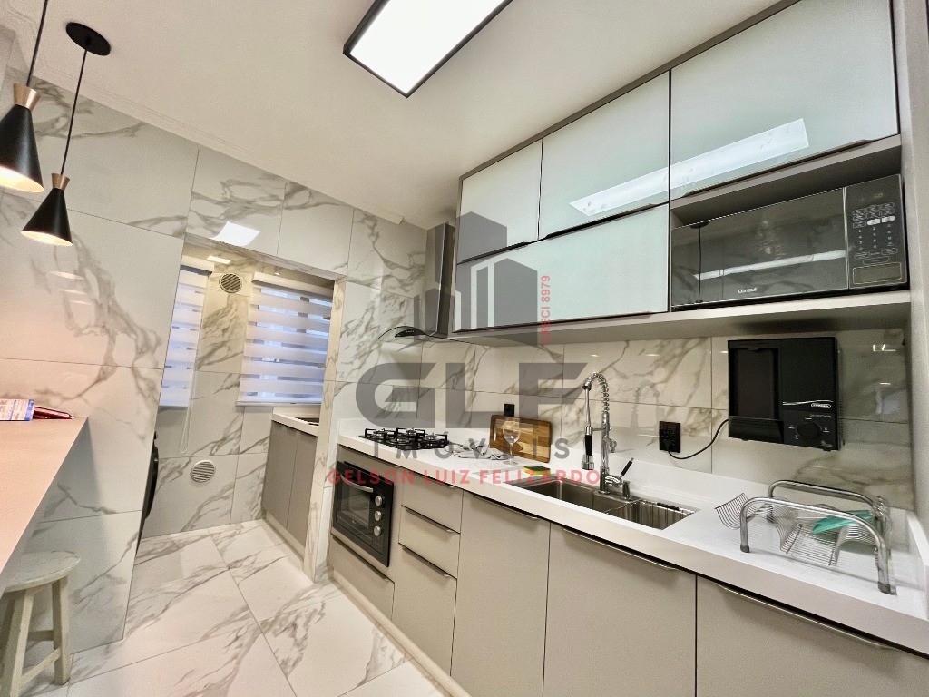 Apartamento Mobiliado na cidade de Itapema/SC no bairro Meia Praia, 3 dormitórios e 1 Vaga de garagem. Bem localizado. Investir