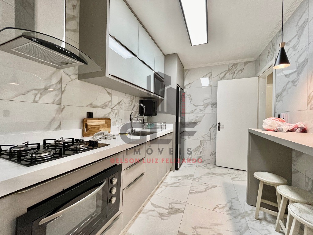 Apartamento Mobiliado na cidade de Itapema/SC no bairro Meia Praia, 3 dormitórios e 1 Vaga de garagem. Bem localizado. Investir