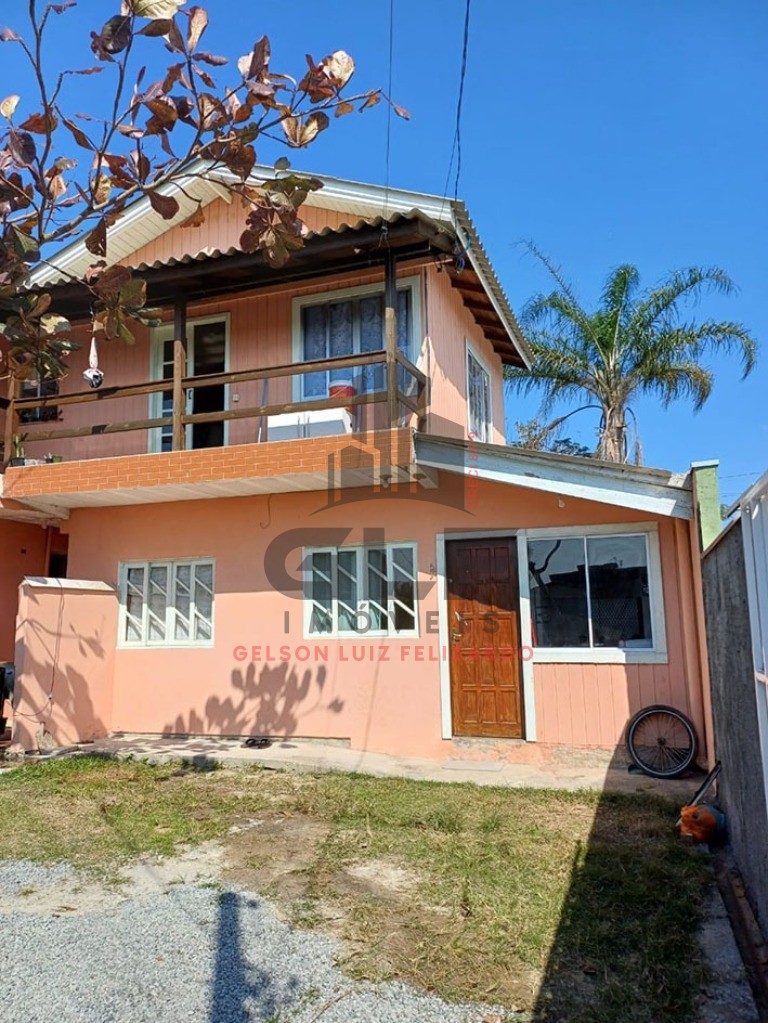 Condomínio com 6 kitnets em Itapema/SC no bairro Morretes. Terreno com 303,75m². Fundação pronta para construir mais 4 apartamentos ou até 8 kitnets,