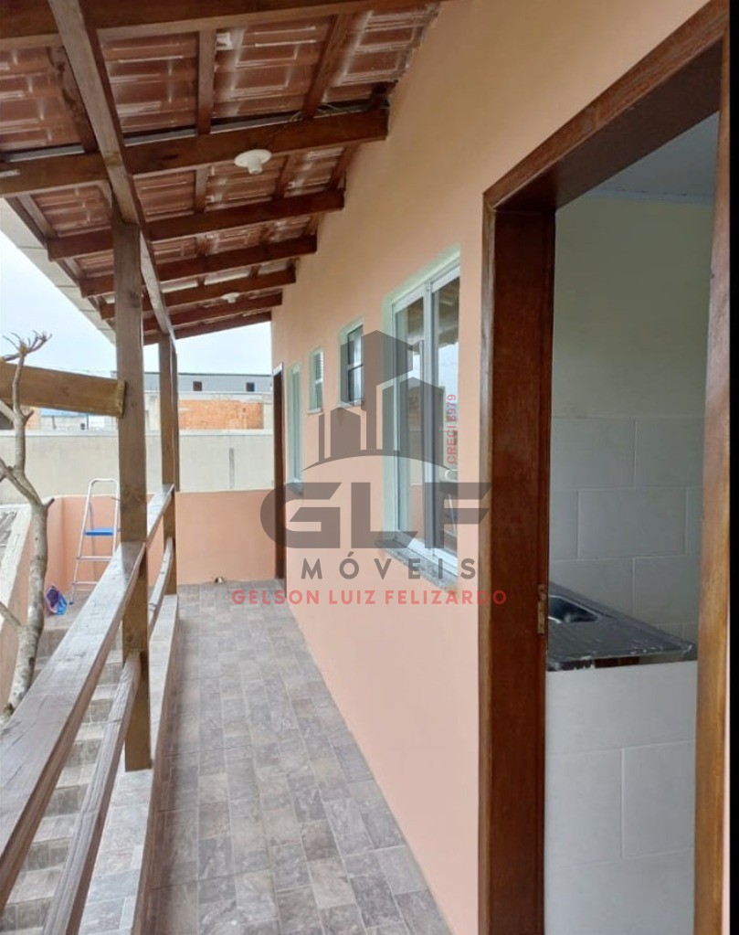 Condomínio com 6 kitnets em Itapema/SC no bairro Morretes. Terreno com 303,75m². Fundação pronta para construir mais 4 apartamentos ou até 8 kitnets,