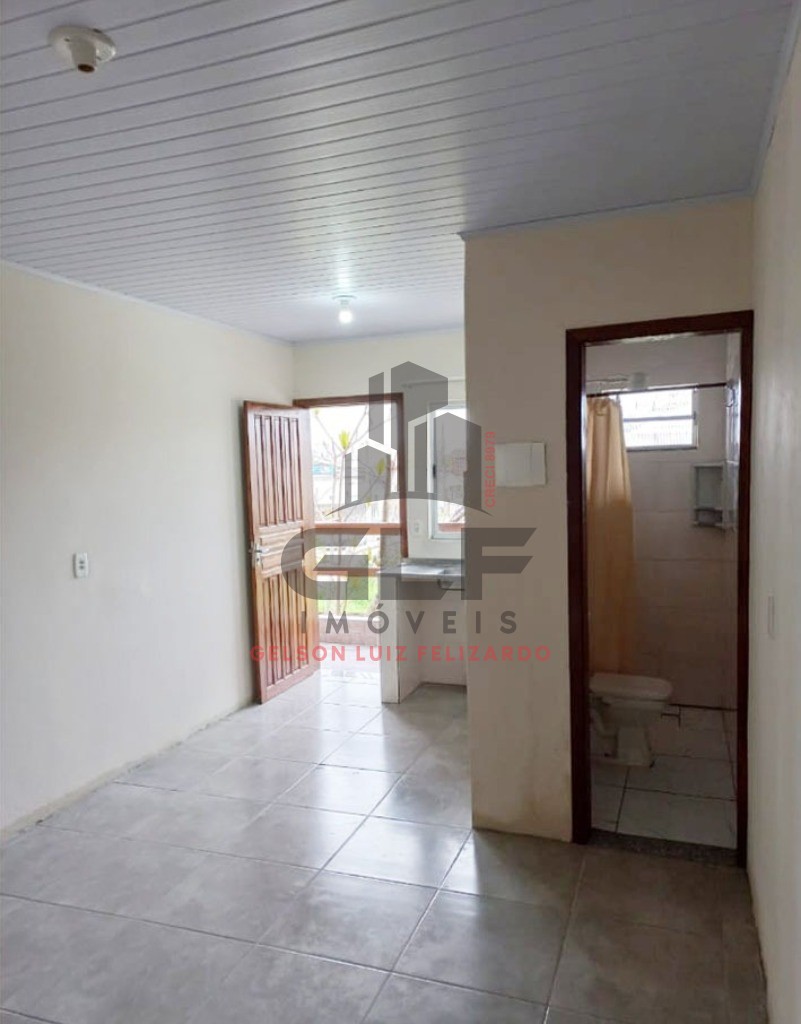 Condomínio com 6 kitnets em Itapema/SC no bairro Morretes. Terreno com 303,75m². Fundação pronta para construir mais 4 apartamentos ou até 8 kitnets,