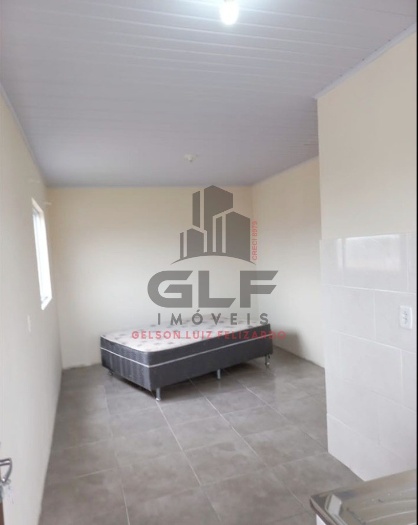 Condomínio com 6 kitnets em Itapema/SC no bairro Morretes. Terreno com 303,75m². Fundação pronta para construir mais 4 apartamentos ou até 8 kitnets,