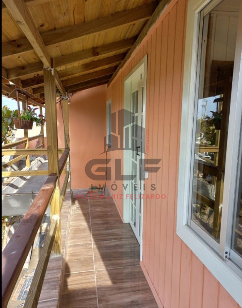 Condomínio com 6 kitnets em Itapema/SC no bairro Morretes. Terreno com 303,75m². Fundação pronta para construir mais 4 apartamentos ou até 8 kitnets,