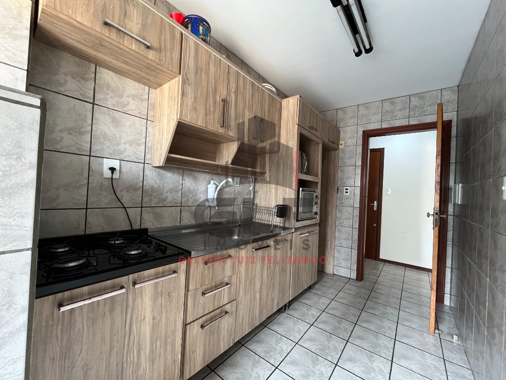 Apartamento Pronto Mobiliado em Itapema/SC no bairro Meia Praia, 2 Quartos/ 1 suíte e 1 Vaga de garagem. Bem localizado. Investir