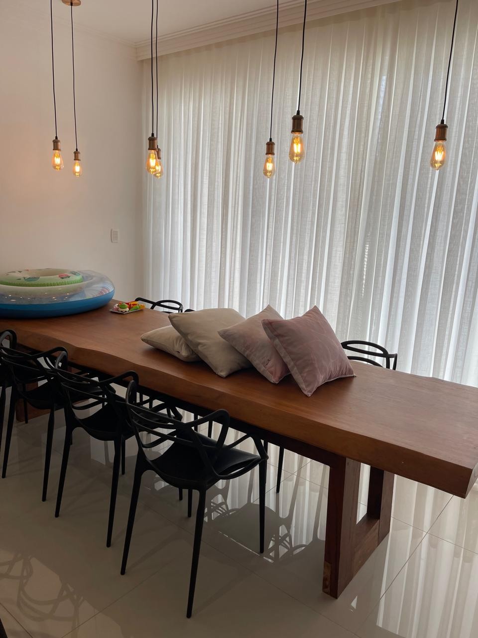 Casa sobrado de alto padrão pronta para morar em condomínio 