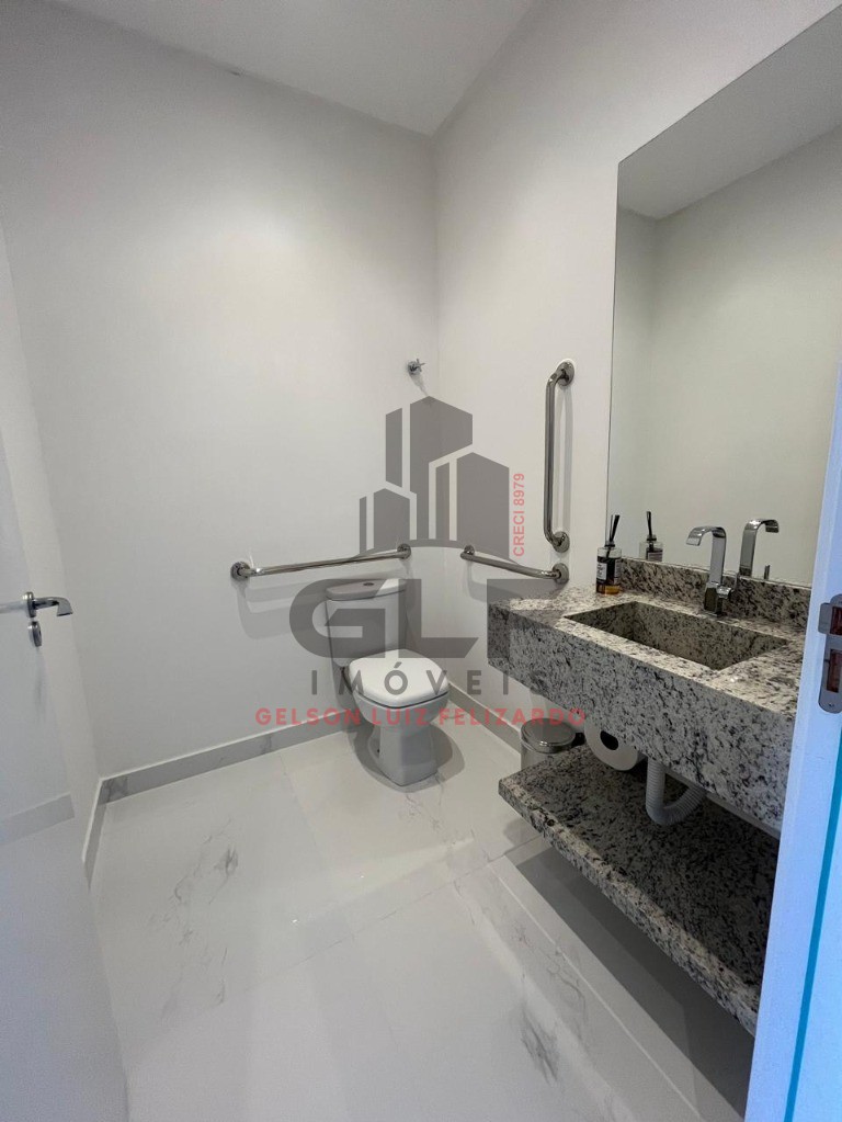 Apartamento de Alto Padrão na cidade de Itapema/SC, no bairro Centro, com 3 Suítes e 2 Vagas de Garagem. Localização Privilegiada.