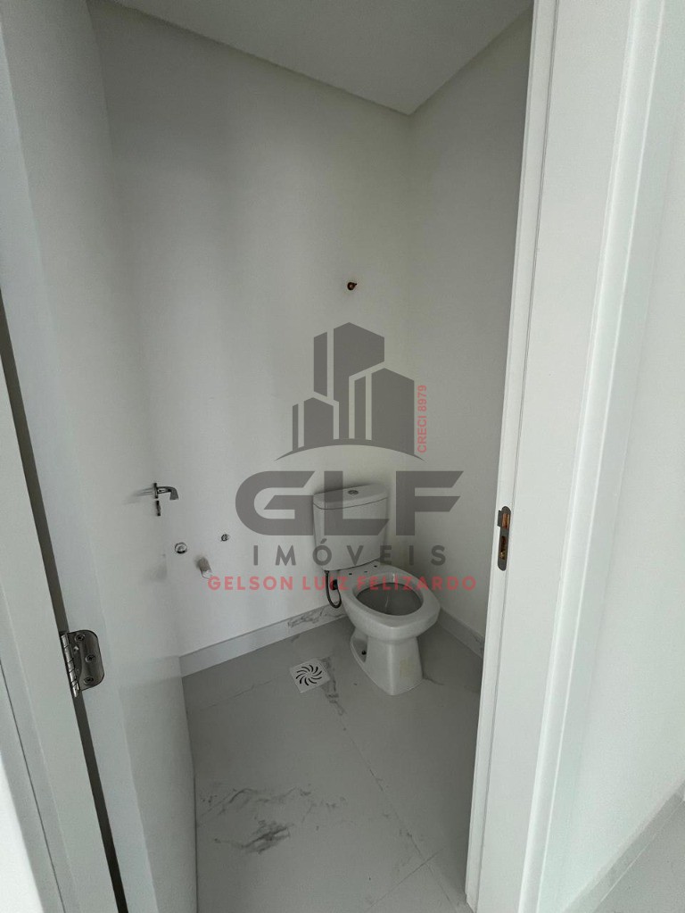 Apartamento de Alto Padrão na cidade de Itapema/SC, no bairro Centro, com 3 Suítes e 2 Vagas de Garagem. Localização Privilegiada.