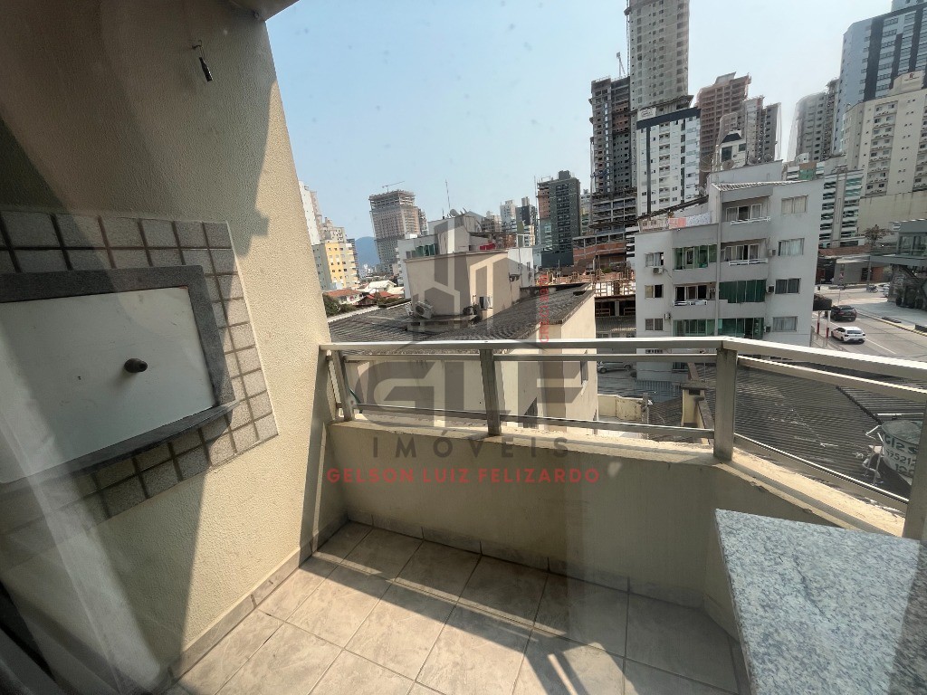 Apartamento Pronto Mobiliado em Itapema/SC no bairro Meia Praia, 2 Quartos/ 1 suíte e 1 Vaga de garagem. Bem localizado. Investir