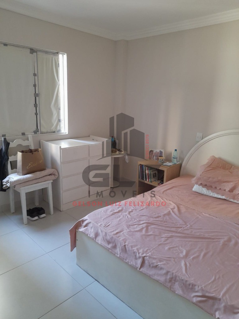Apartamento Mobiliado em Balneário Camboriú/SC, no bairro Centro, com 2 Dormitórios e 1 Suíte,1 Vaga de Garagem. Localização Privilegiada.