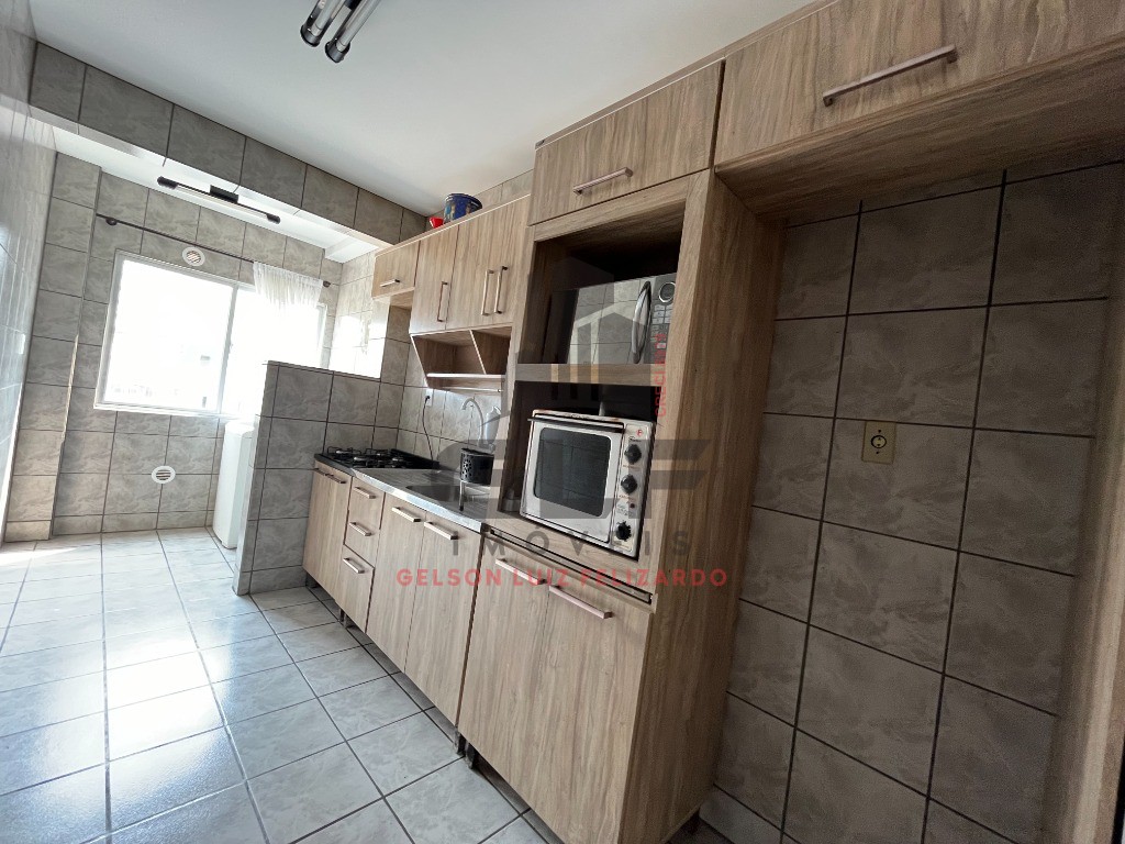 Apartamento Pronto Mobiliado em Itapema/SC no bairro Meia Praia, 2 Quartos/ 1 suíte e 1 Vaga de garagem. Bem localizado. Investir