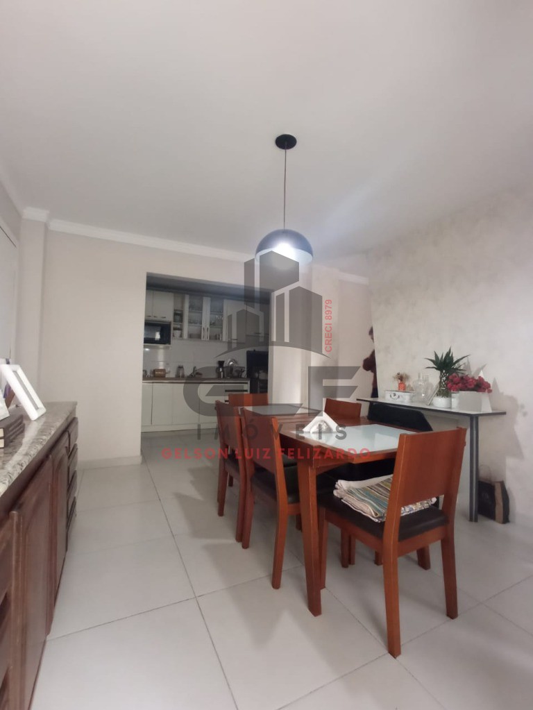 Apartamento Mobiliado em Balneário Camboriú/SC, no bairro Centro, com 2 Dormitórios e 1 Suíte,1 Vaga de Garagem. Localização Privilegiada.