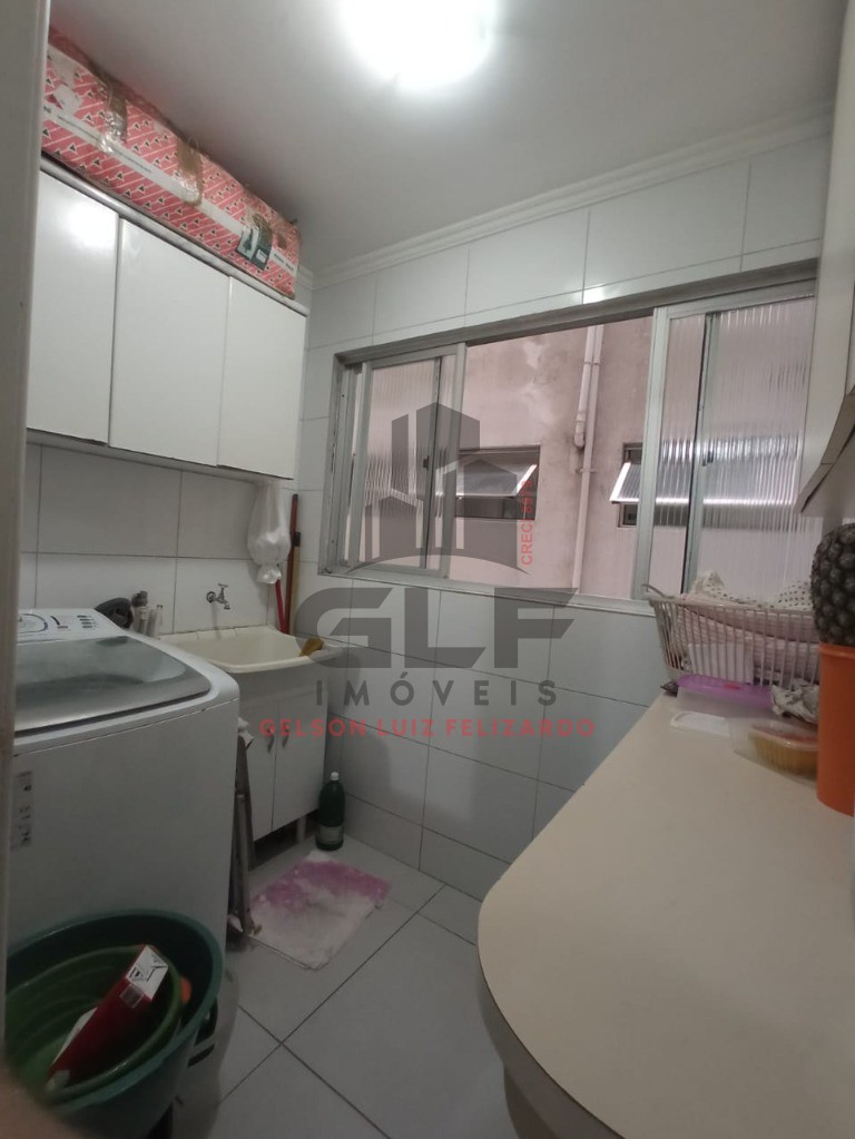 Apartamento Mobiliado em Balneário Camboriú/SC, no bairro Centro, com 2 Dormitórios e 1 Suíte,1 Vaga de Garagem. Localização Privilegiada.