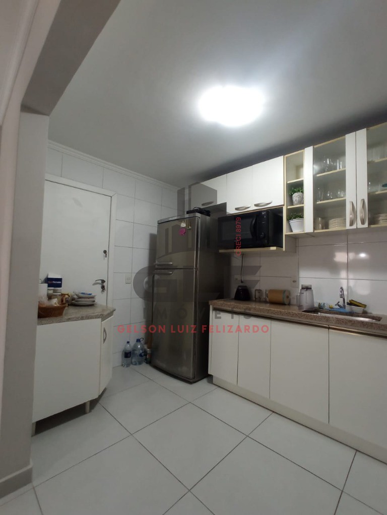 Apartamento Mobiliado em Balneário Camboriú/SC, no bairro Centro, com 2 Dormitórios e 1 Suíte,1 Vaga de Garagem. Localização Privilegiada.
