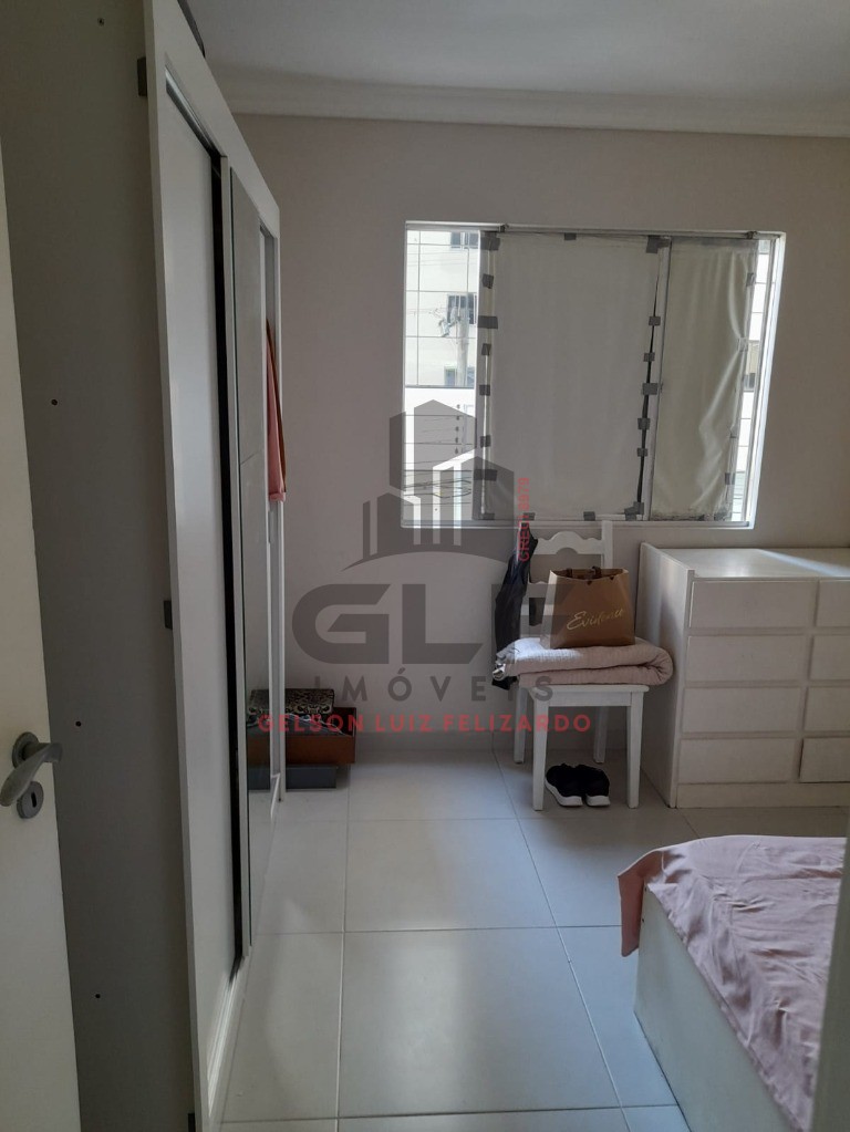 Apartamento Mobiliado em Balneário Camboriú/SC, no bairro Centro, com 2 Dormitórios e 1 Suíte,1 Vaga de Garagem. Localização Privilegiada.
